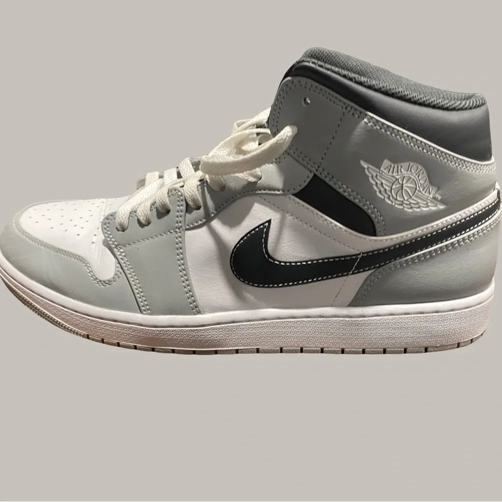 COOL GREY JORDAN 1s - Picture 3 of 4